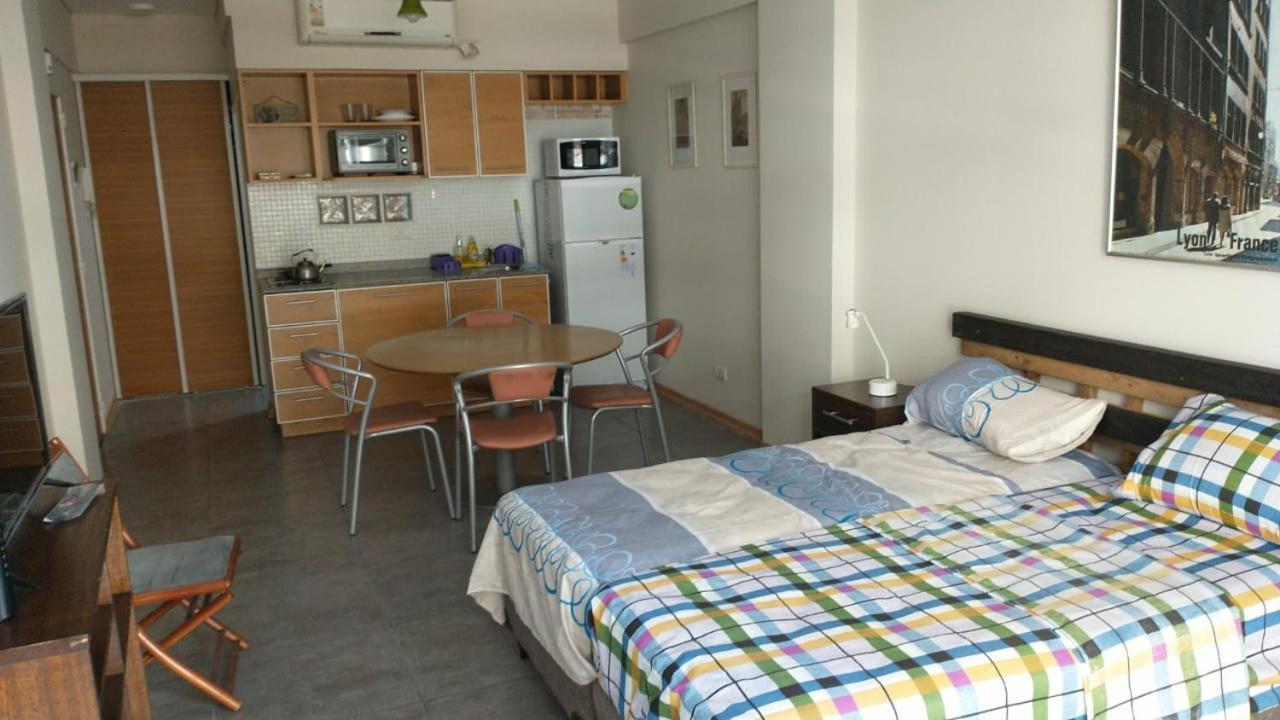 Rio De Janeiro 824, Piso4, Depto. B, Ciudad De Buenos Aires Apartment — Photos 1
